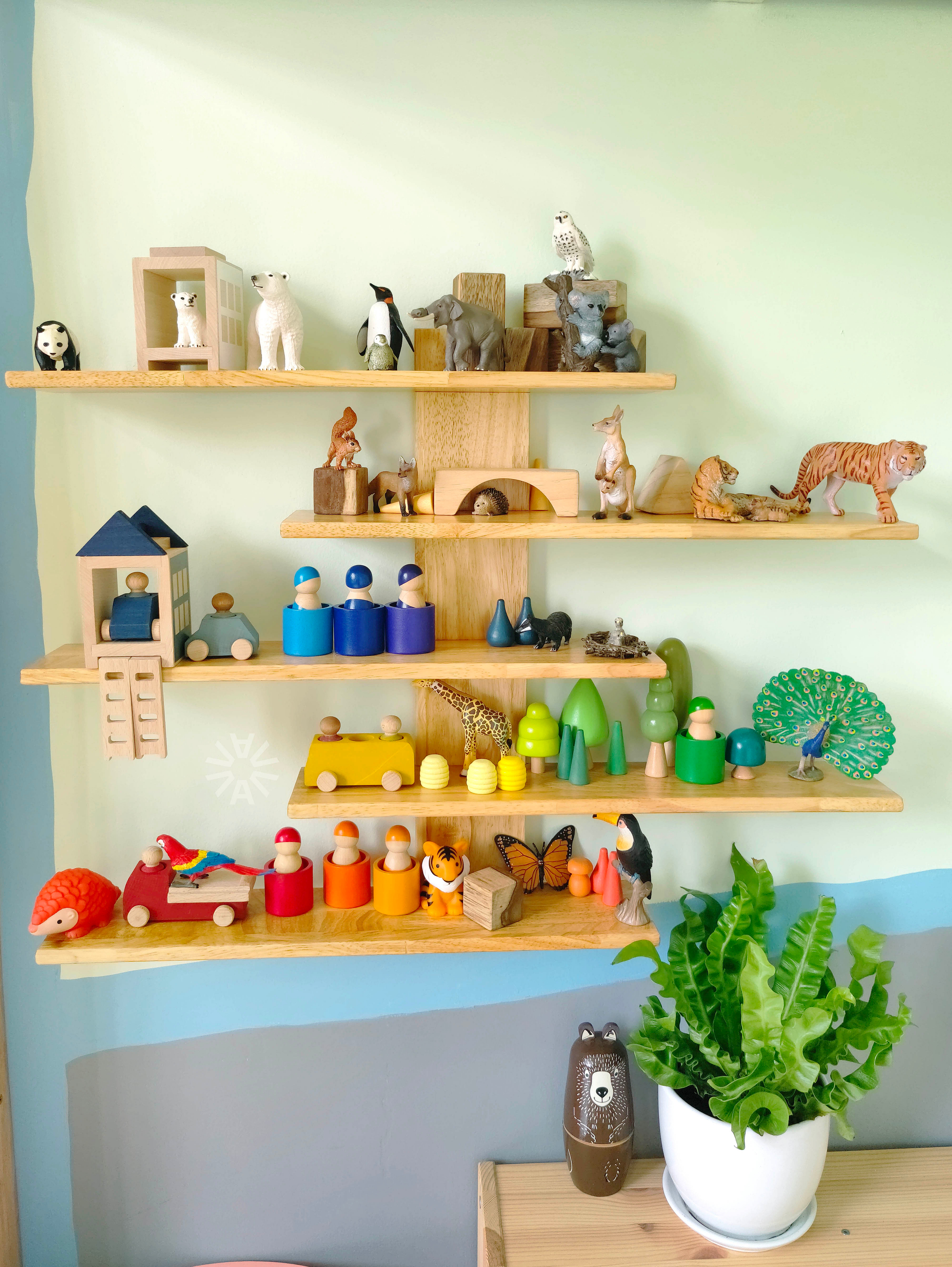 Petite Aykla kids' playroom